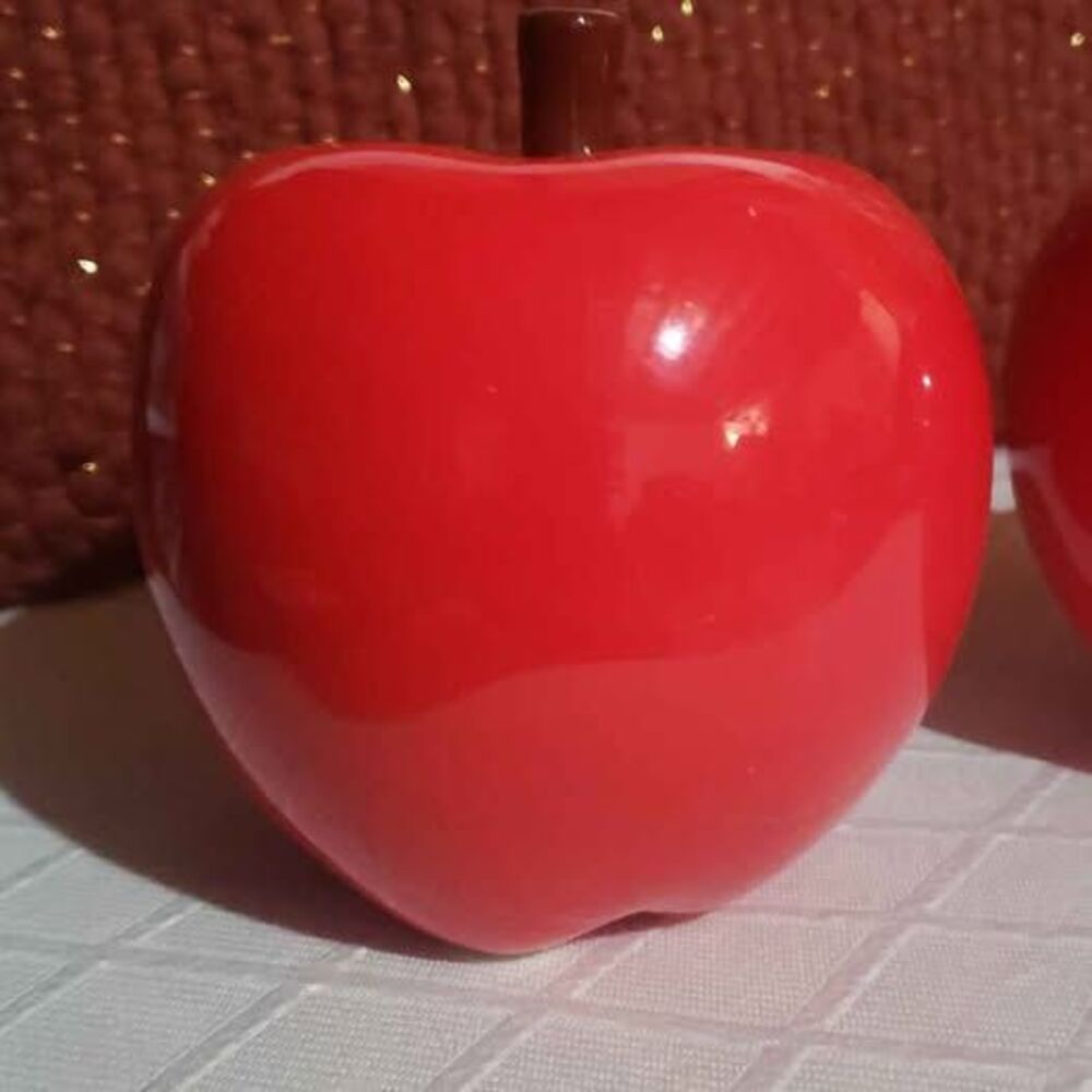 Ceramic Red Apples - Picture 2 of 2